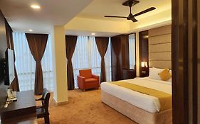 White Park Hotel & Suites